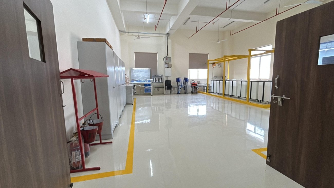 Automotive Paint Lab At Symbiosis Skill University (5)
